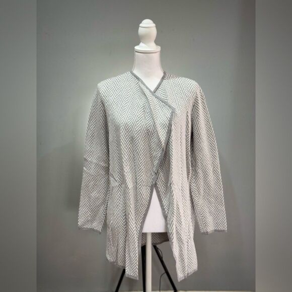 SALE! Gray Vince Camuto Herringbone Waterfall Sweater Size M - Picture 1 of 5